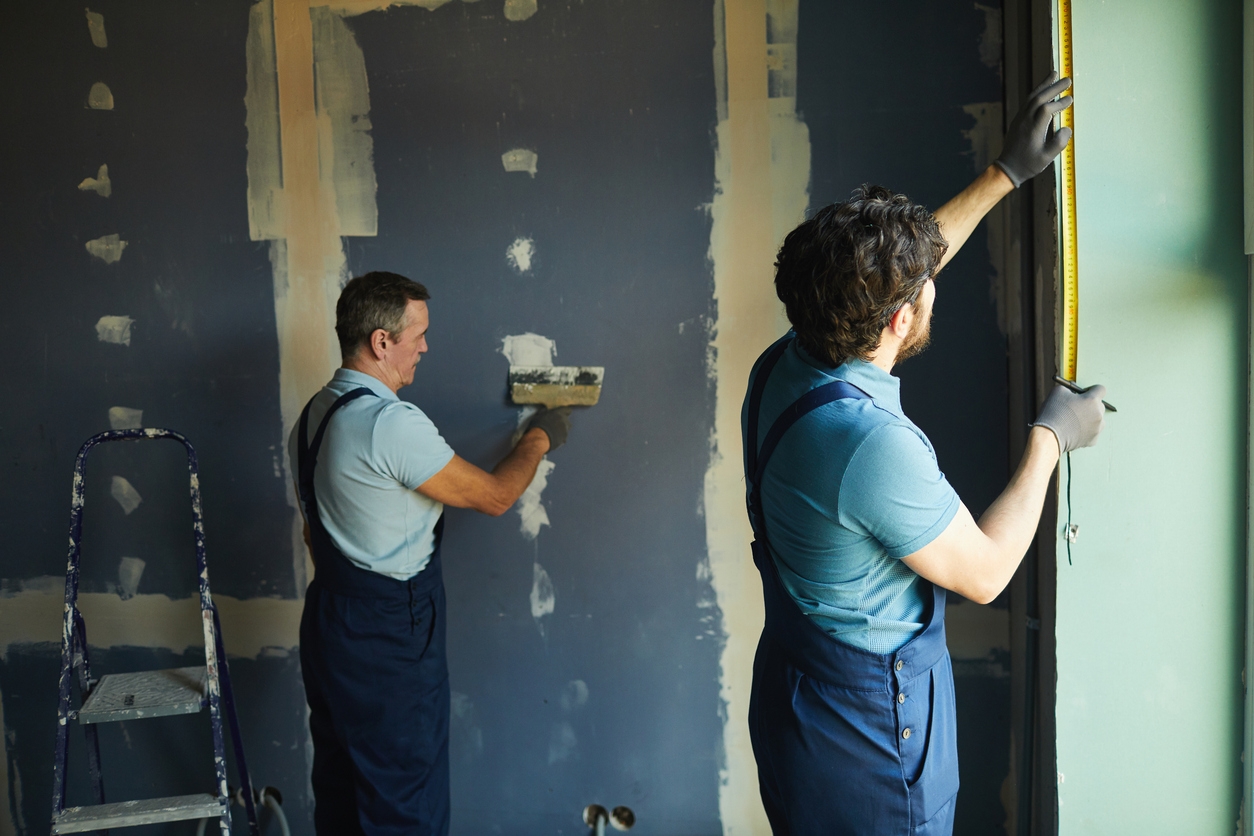 Preparing apartment walls in the Dublin, CA area for painting